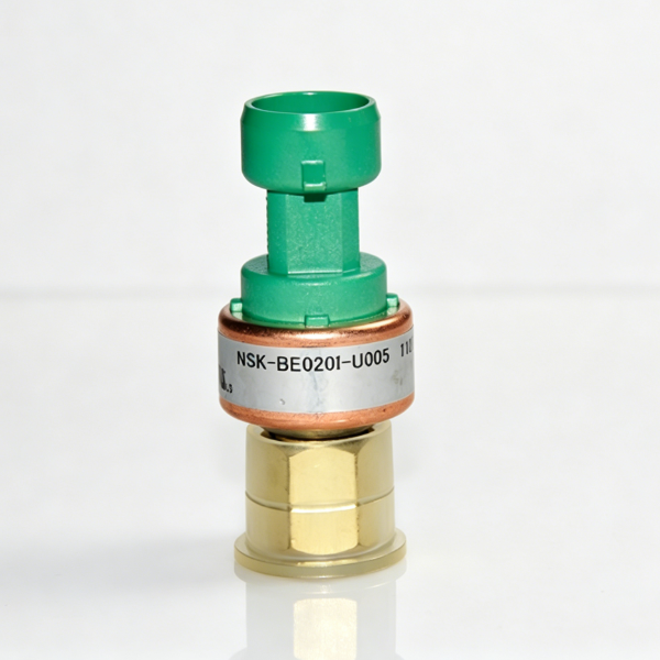 Low-Pressure Sensor (Part No. 00PPG000002000) for Carrier 30RB Chillers — HVAC & Refrigeration Equipment Spare Part