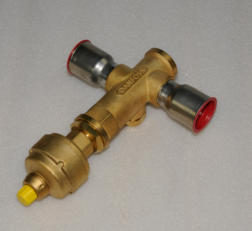 Refrigeration Equipment Components: Carrier ETS100 (034G0508) Electronic Expansion Valve — For Commercial Chillers and Compressors