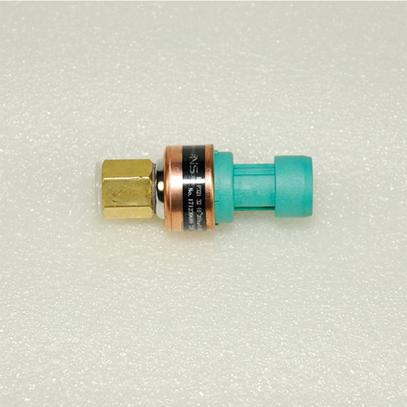 Carrier Low-Pressure Sensor / Suction Pressure Transmitter 00PPY000030700 — Suitable for 30RB/RQ Chiller Units