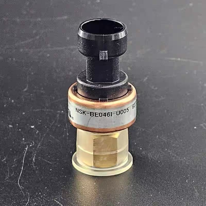 Carrier High-Pressure Sensor/Transmitter 00PPG000003000 for 30RB Chiller Units — HVAC Spare Part