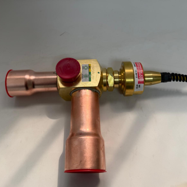 Trane Electronic Expansion Valve VAL12001 — Chiller Unit Component / HVAC Service Valve