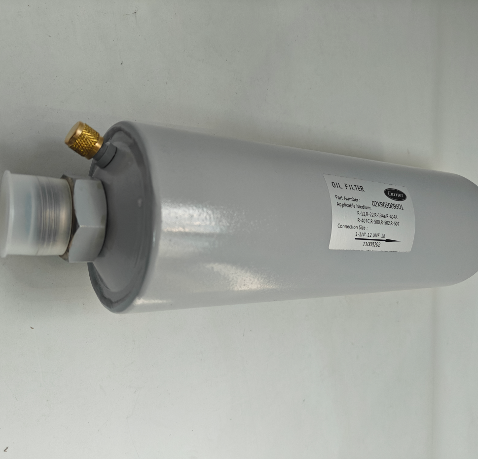 Brand-new, genuine Carrier 02XR05009501 external integrated oil filter for 19XR centrifugal chillers.