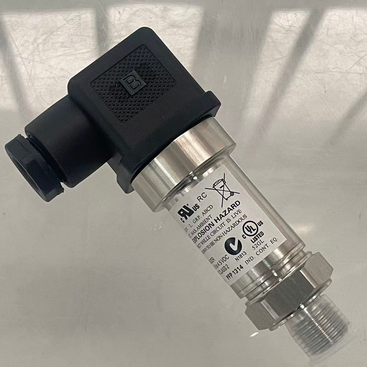 Yk 025-40088-000 Oil Pressure Sensor / Lubricating Oil Pressure Transmitter – Refrigeration Accessory for Large Water-Cooled Screw Chillers