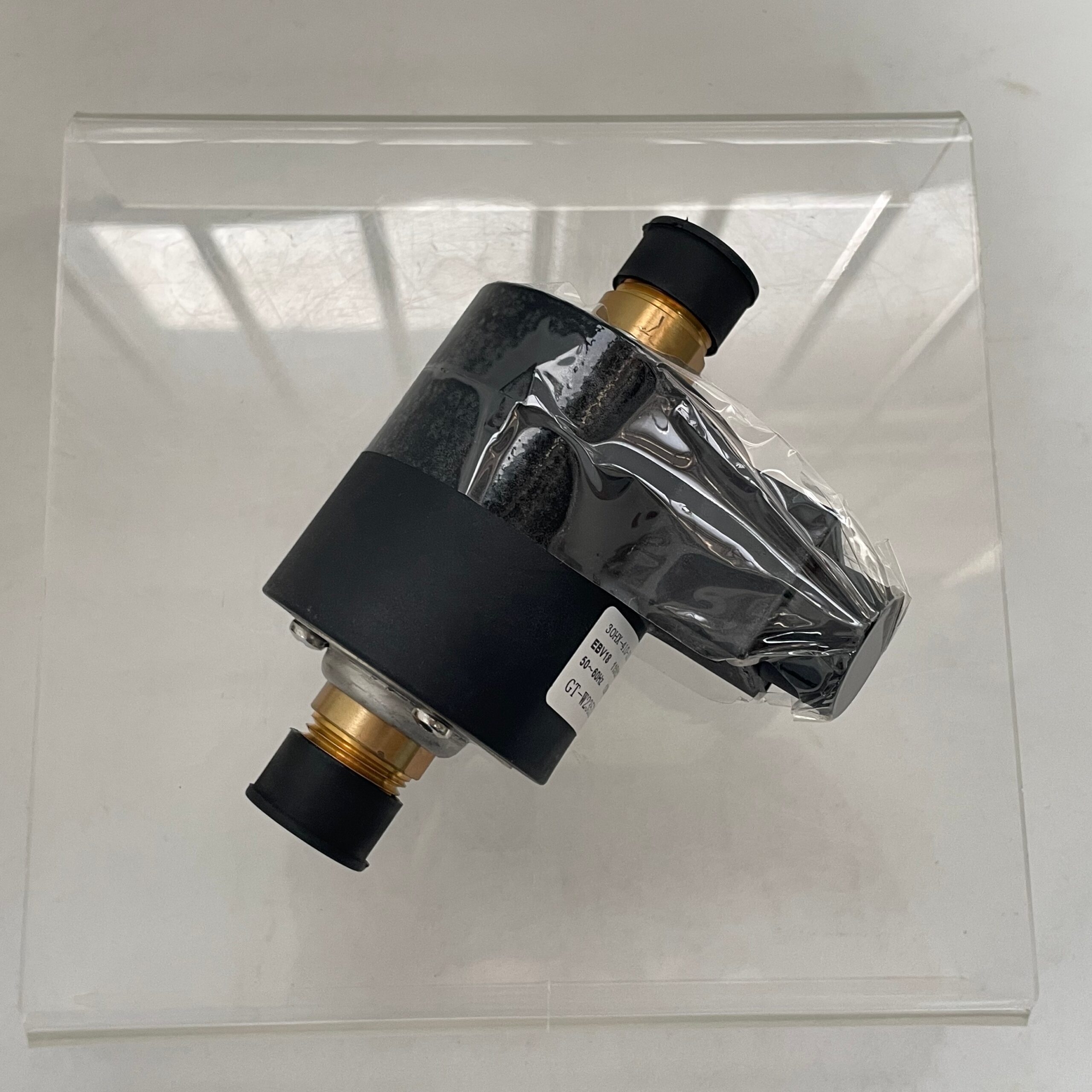 Purchase a brand-new Carrier 30HX410332 electric lube oil pump (HVAC accessory for commercial compressors) at factory price.