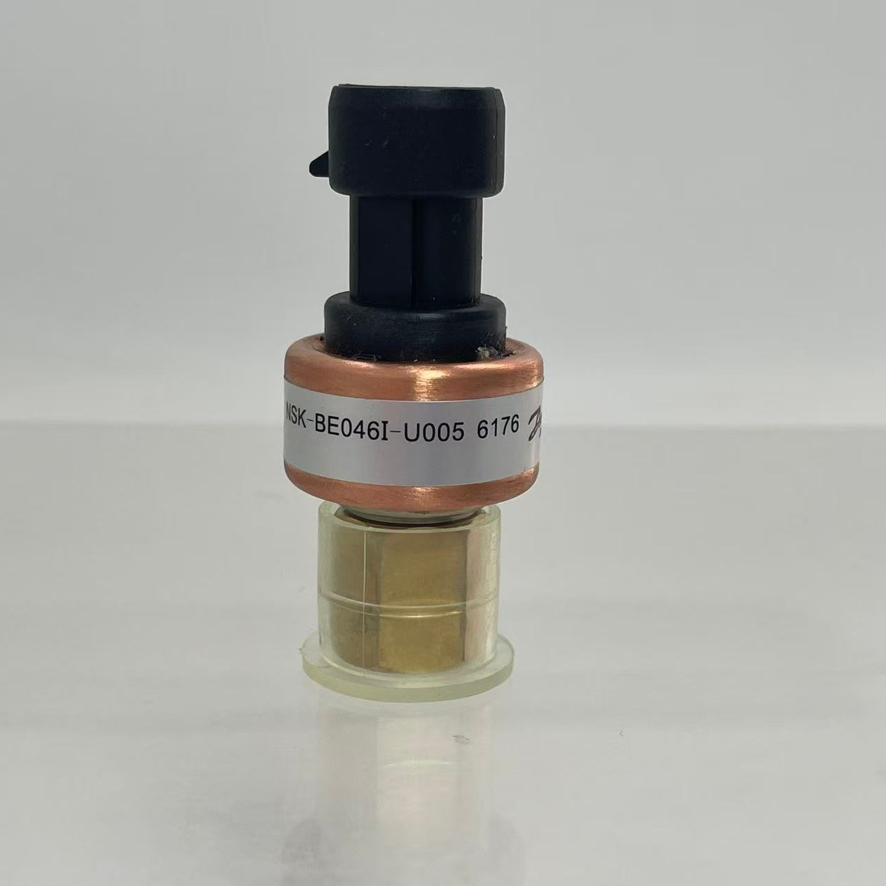 Easy-to-install HVAC accessory: Carrier 00PPG000003000 discharge pressure sensor / high-pressure transmitter.