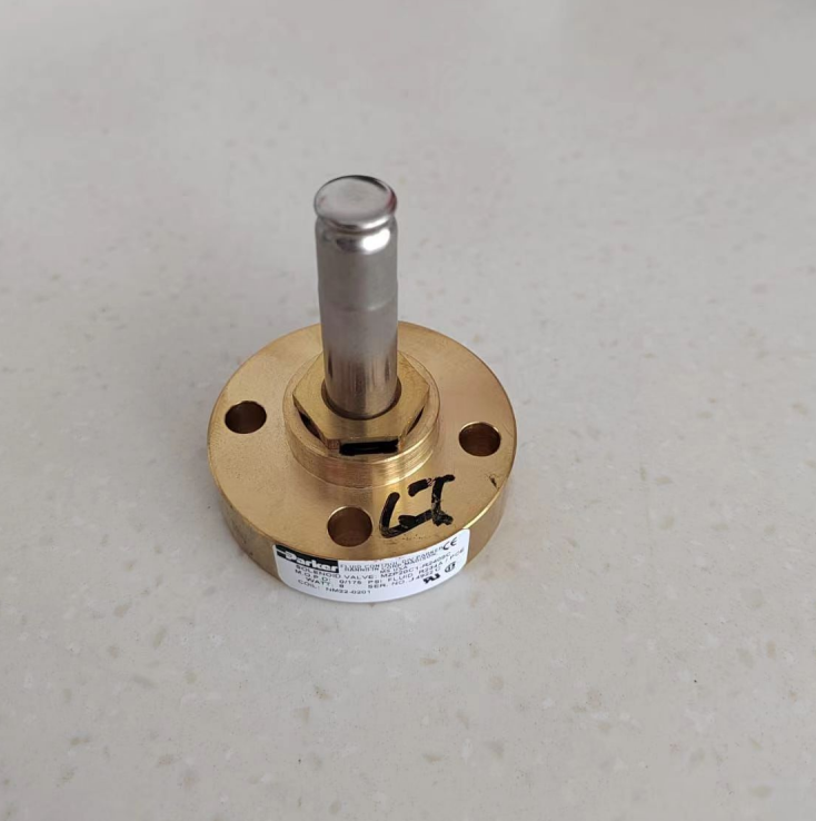 Trane VAL05930 Slide Valve Load/Unload Solenoid Valve – Compressor Refrigeration Equipment Valve (Maintenance/Replacement Part)