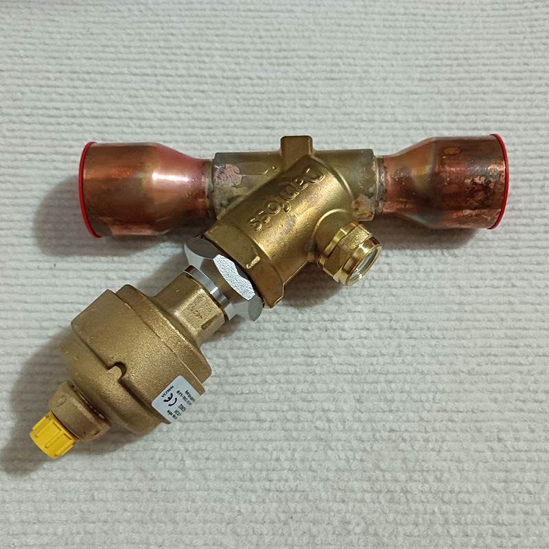 Carrier ETS250 (034G2602) Electronic Expansion Valve – Evaporator Throttling Valve Body for 30HXC/30HXY High-Capacity Water-Cooled Screw Chillers