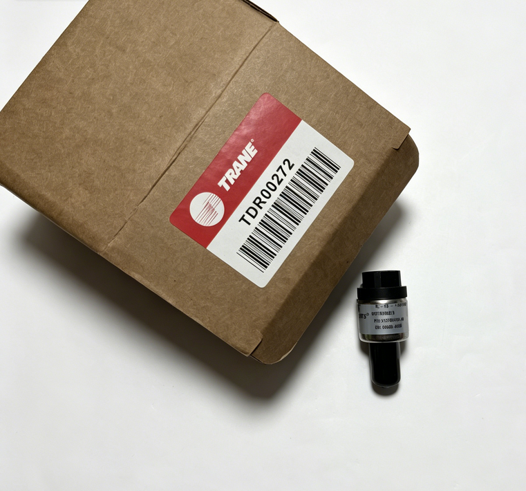 Trane TDR00272 Pressure Sensor / Oil Pressure Transmitter (Commercial Chiller Part) – For Refrigeration Compressors and HVAC Systems